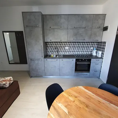 Ivanovic Apartment Vir