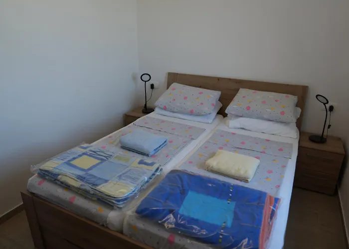 Ivanovic * Vir