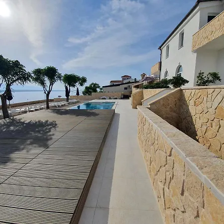 Ivanovic Apartmán Vir