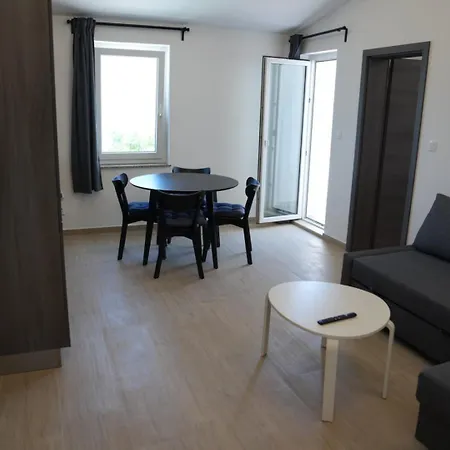 Ivanovic Appartement Vir